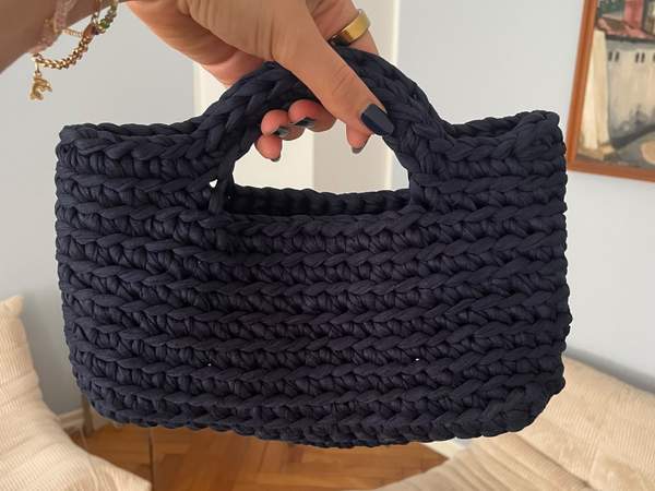 Crochet Your Own Handbag — 1